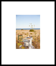 Load image into Gallery viewer, Lunch on Deal beach

